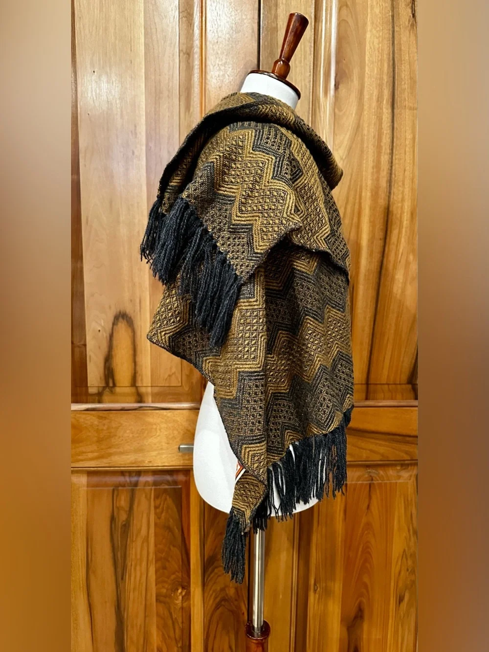 Peru Figueroa Alpaca Navy-Blue/Khaki Chevron Knit Wide Blanket Scarf/Shawl, EUC